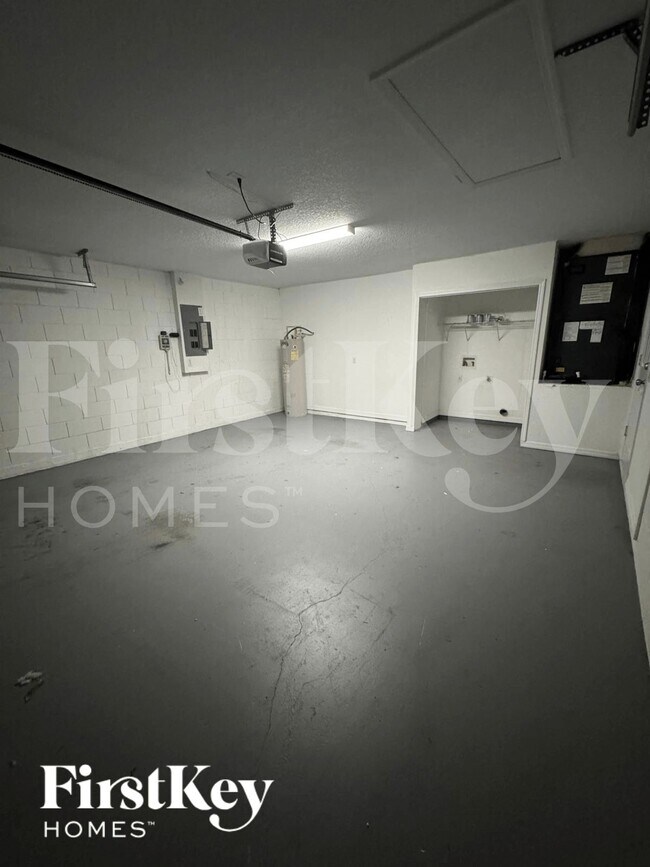 Foto del edificio - 839 Mendoza Dr