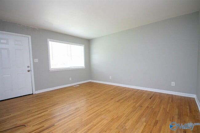 Building Photo - 3423 Rosedale Dr NW