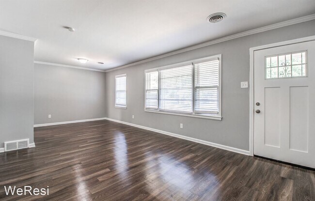 Building Photo - 3 br, 1.5 bath House - 1767 Dearing Rd