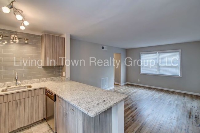 Foto del edificio - 900 Greenwood Ave NE