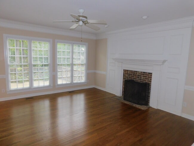 Foto del edificio - Beautiful 4br, 2.5 ba home in Lochmere!  Avail Aug 14, 2026!