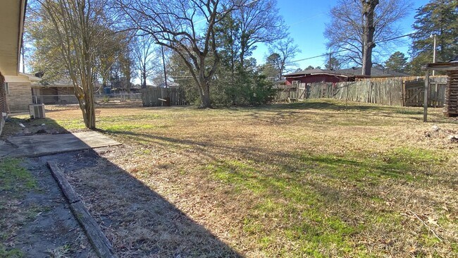 Foto del edificio - 16 Willow Dr