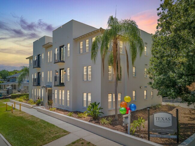 Foto del edificio - Texas Apartments