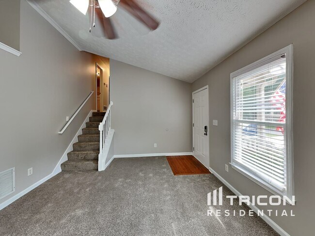 Building Photo - 146 Aztec Way SE