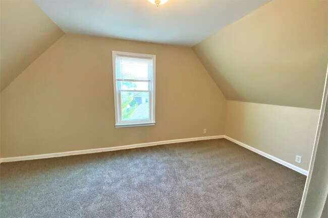 Foto del edificio - 5942 W Byron St