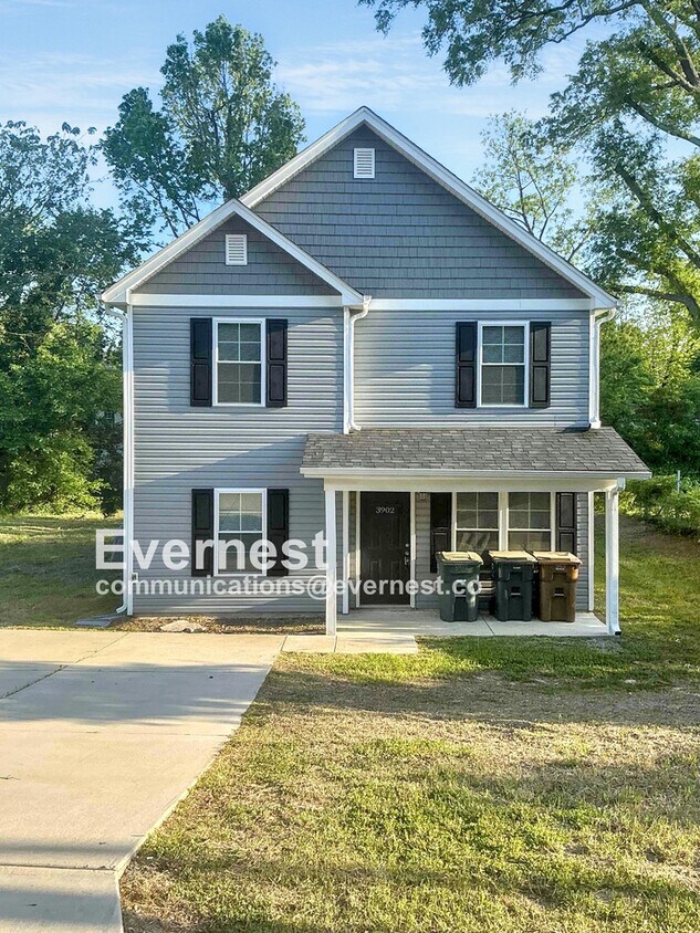 Foto principal - 3902 Fairall Dr