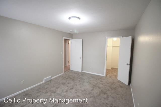 Foto del edificio - 8449 Lowell Ave