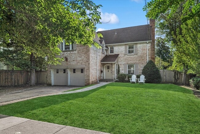 Foto del edificio - 526 Orchard Ln