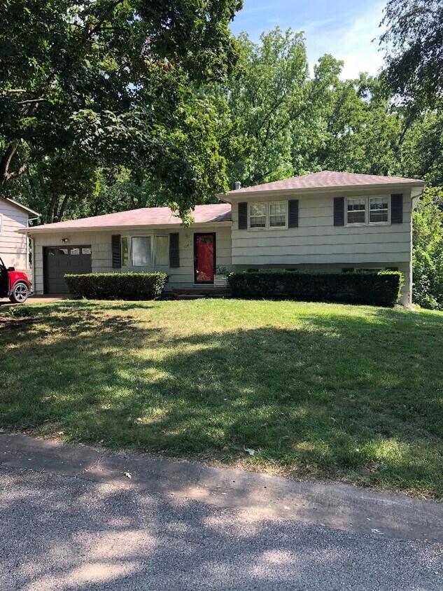 6905 NW 72nd Terrace, Kansas City, MO 64152 House Rental in Kansas