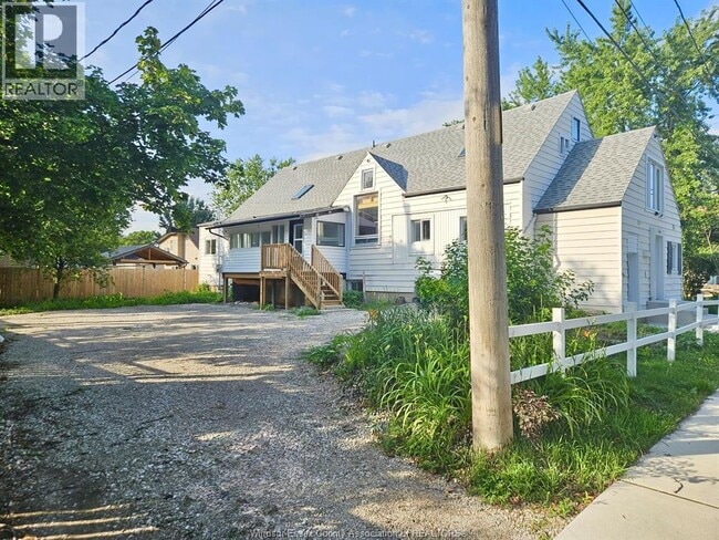 Building Photo - 3216 Manchester Rd