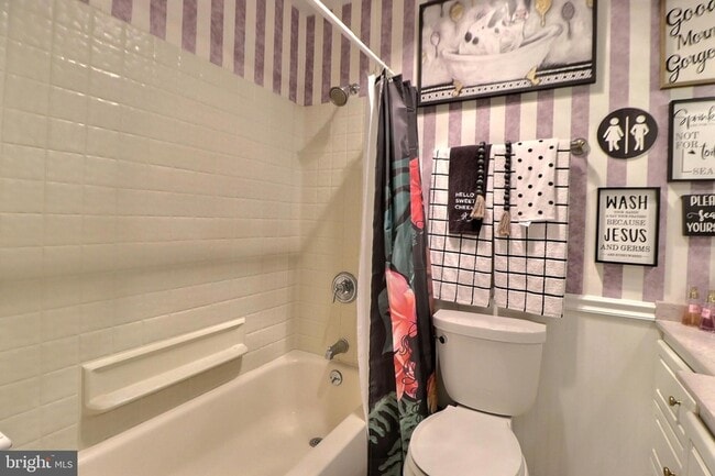 Building Photo - 24 Forestview Pl