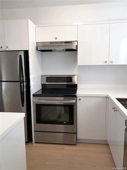 Foto del edificio - 34 Poplar Ln