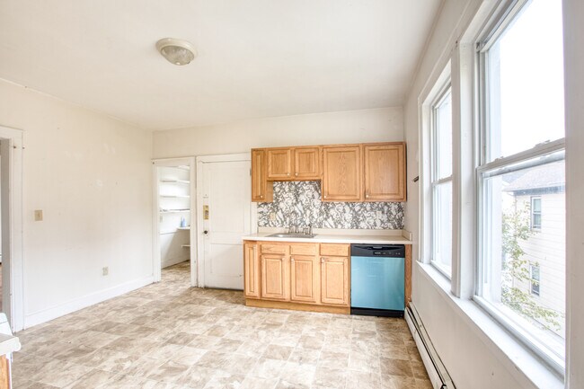 Foto del edificio - 429 New Britain Ave