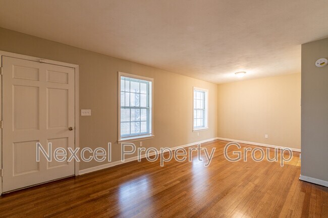 Foto del edificio - 5121 Ginger Cir