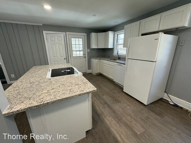 Building Photo - 3 br, 2.5 bath House - 1300 Hargrove Street