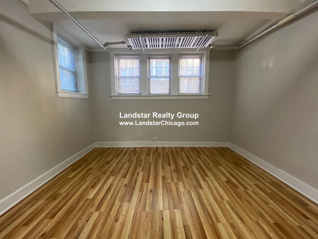 Foto del edificio - 730 Reba Pl