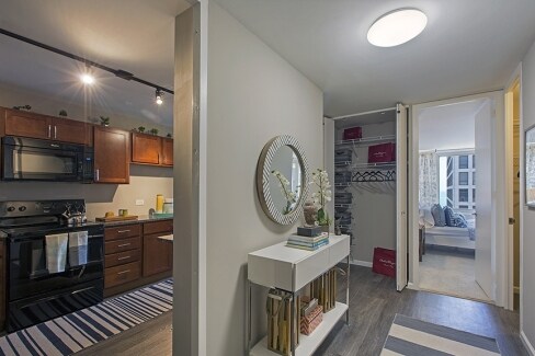 Foto del edificio - 860 N Dewitt Pl
