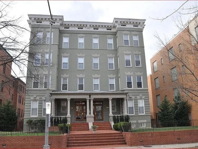 Foto del edificio - 1324 Euclid St NW
