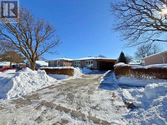 Building Photo - 3 Mosswood Ln