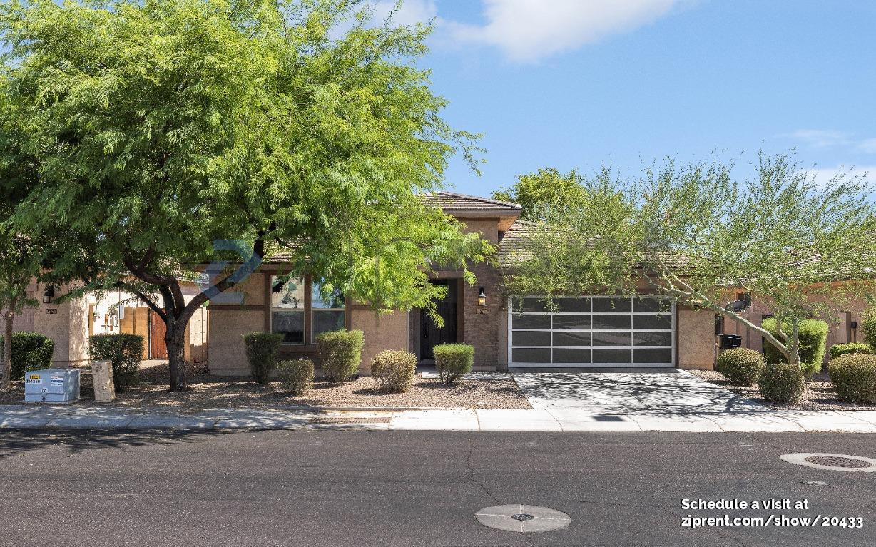 Primary Photo - 1521 E Canary Dr