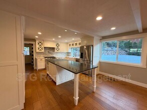 Building Photo - 600 N 260 W Cir