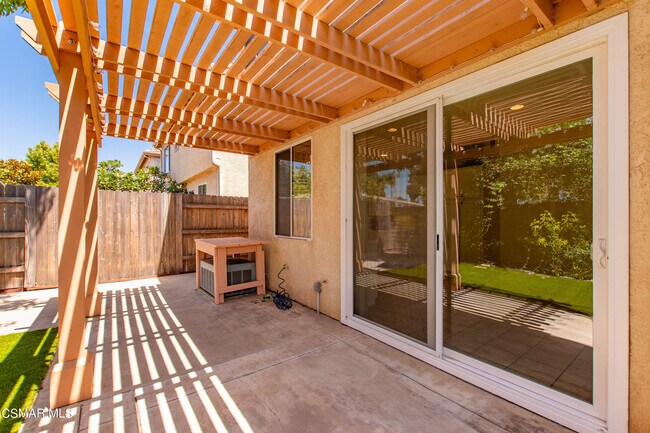 Building Photo - 549 Avenida Magdalena