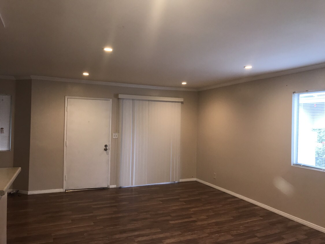 13126 Bromont Ave Unit 11, Los Angeles, CA 91342 Condo for Rent in