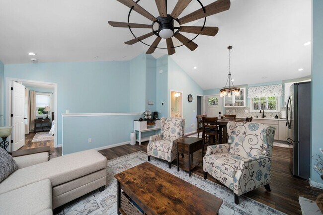 Building Photo - Tranquil Waters - Furnished Monthly Rental