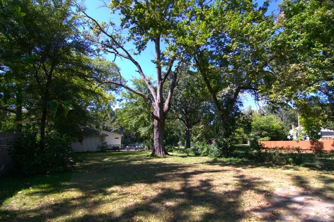 Building Photo - 524 S Confederate Ave