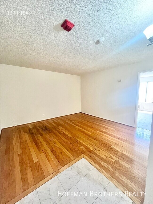 Building Photo - 1535 N Hobart Blvd Los Angeles, CA 90027