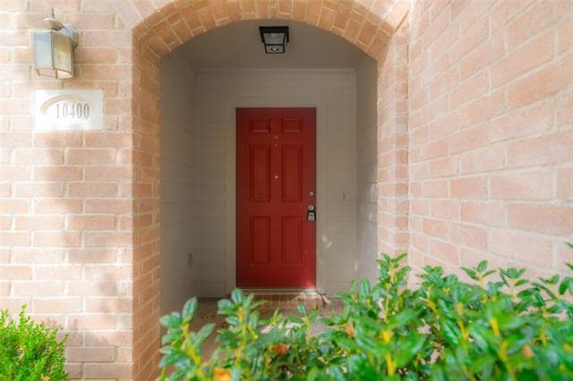 Building Photo - 10400 Matador Dr