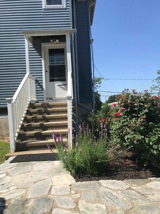 Photo - 48 Allen Ave Apartments