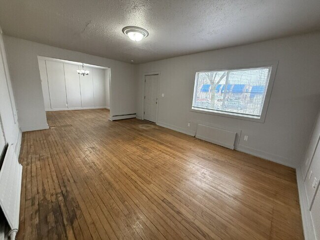 Foto del edificio - 821 Broadway