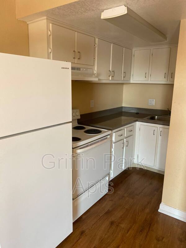 Building Photo - 1017 Griffin Rd