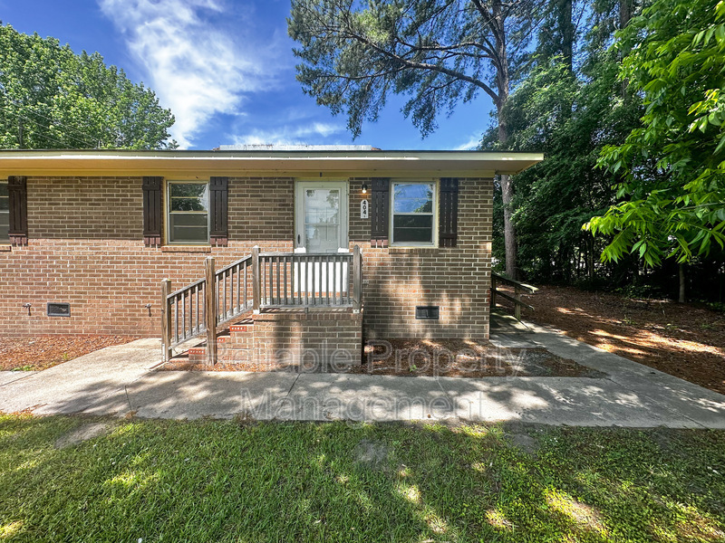 Foto principal - 404 W 1st St