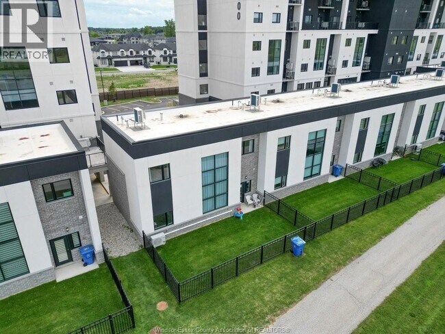 Photo du bâtiment - 4300 Laurier Pkwy