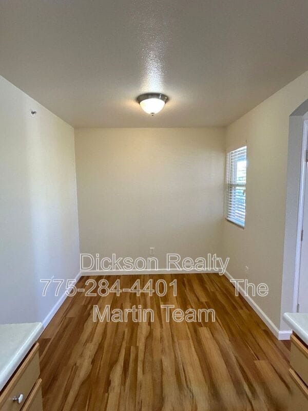 Foto del edificio - 6850 Sharlands Ave.