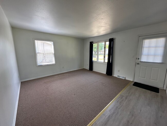 Building Photo - 5128-5130 Kimball Ave SE