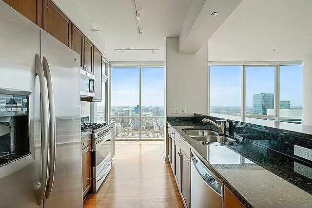 Foto del edificio - 1201 S Prairie Ave