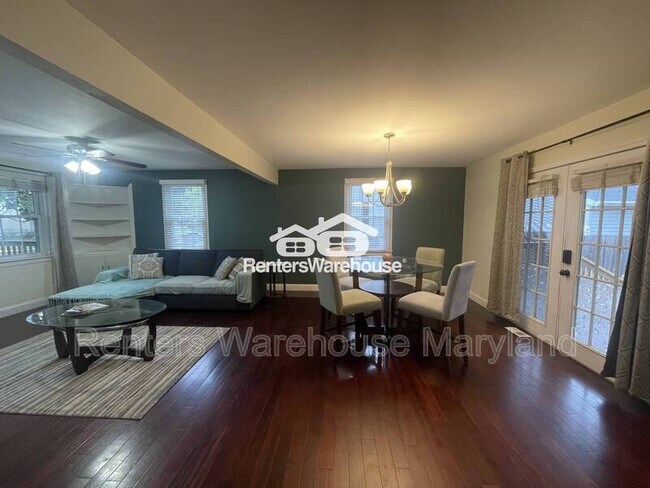 Foto del edificio - 8203 Watersedge Rd