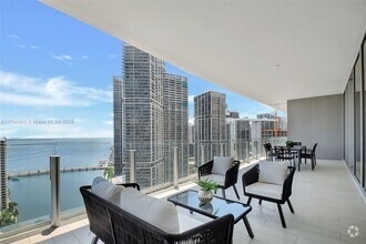 Building Photo - 300 Biscayne Blvd Way