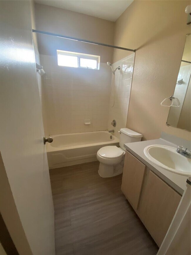 Foto del edificio - 903 Quartz Ct