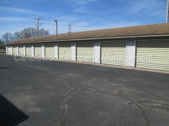 Building Photo - 2551 Chestnut Dr