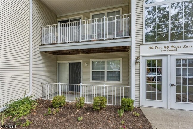 Foto del edificio - 34 Maple Ln