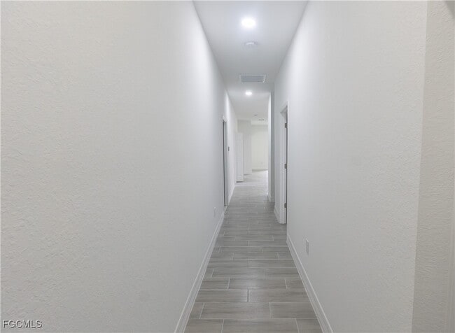 Foto del edificio - 871 Duplex St E