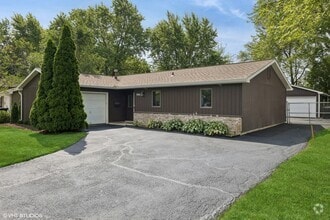 Building Photo - 985 Heartwood Ln