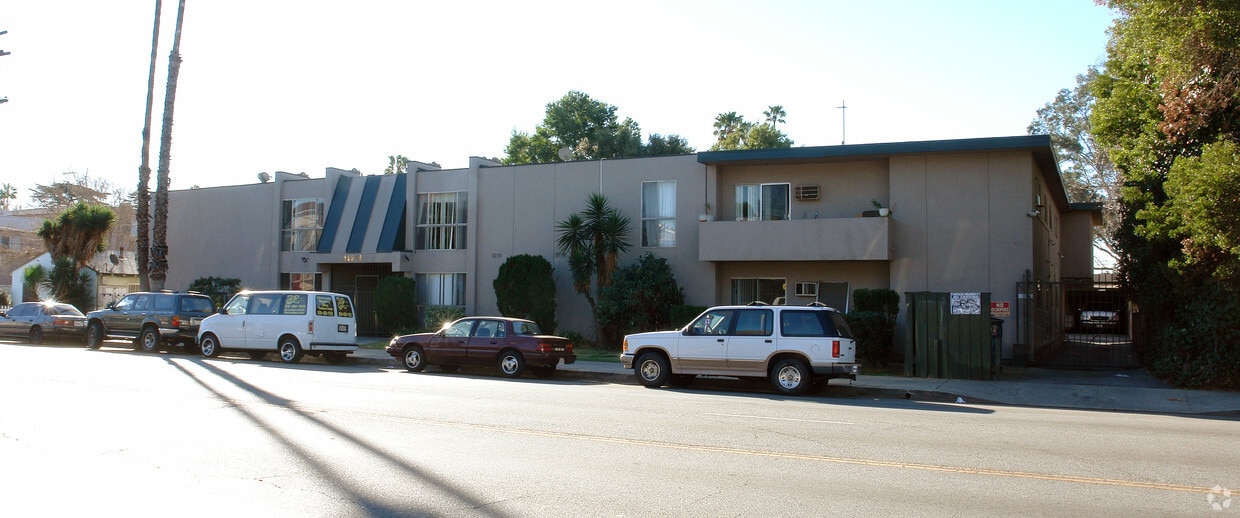 Primary Photo - 14814 Vanowen St