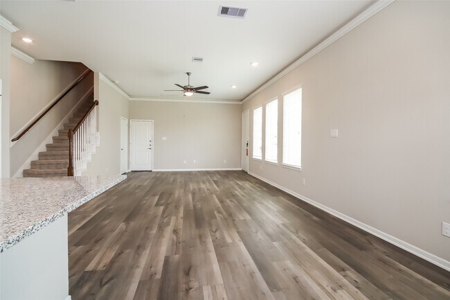 Foto del edificio - 18732 Lake Harbor Ct