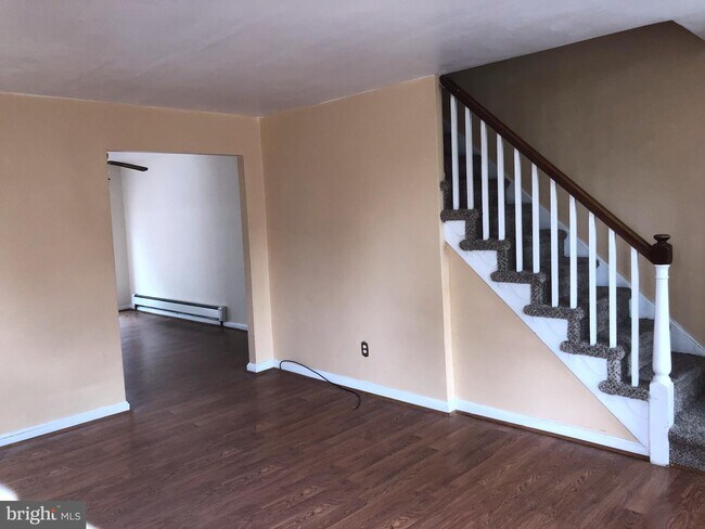 Foto del edificio - 1242 Harding Dr