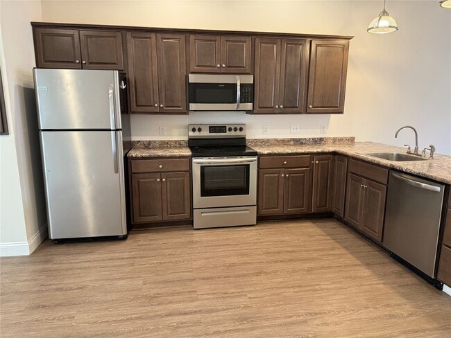Building Photo - 5187 Westgate Dr